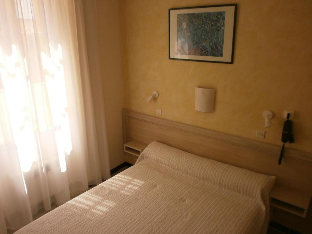Hotel Du Parc Six-Fours-les-Plages Habitación foto